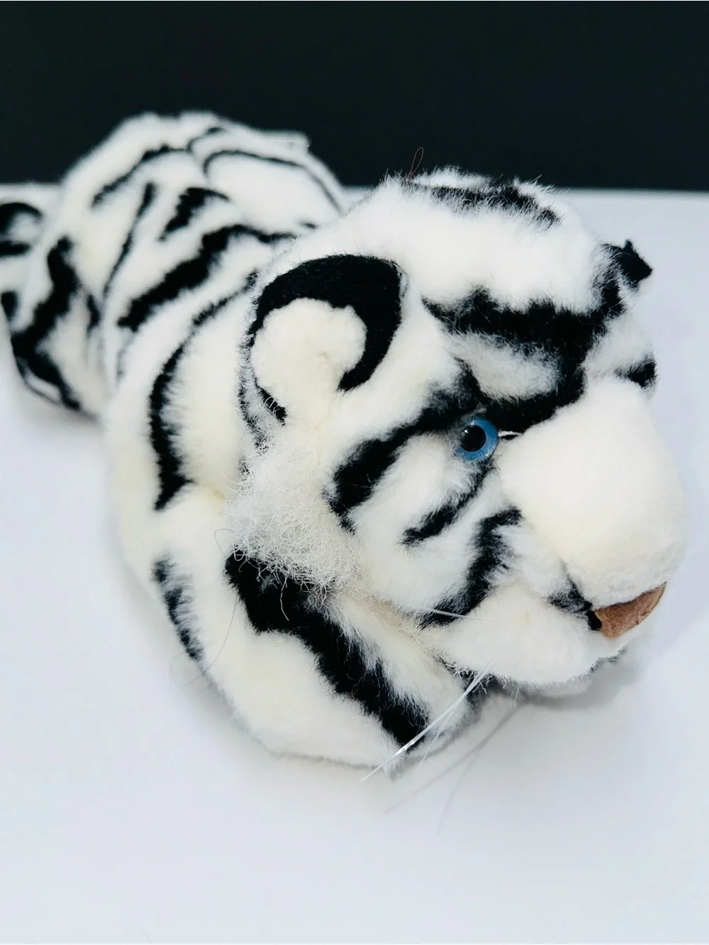 Russ Berrie Plush White Snow Tiger Chandani 90s Stuffed Animal 11” L Blue Eyes